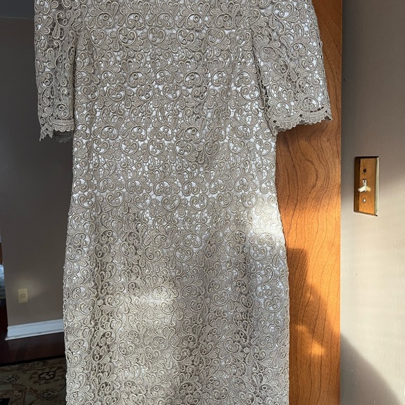 Elegant Lace handmade vintage dress with lace overlay - Picture 5 of 13